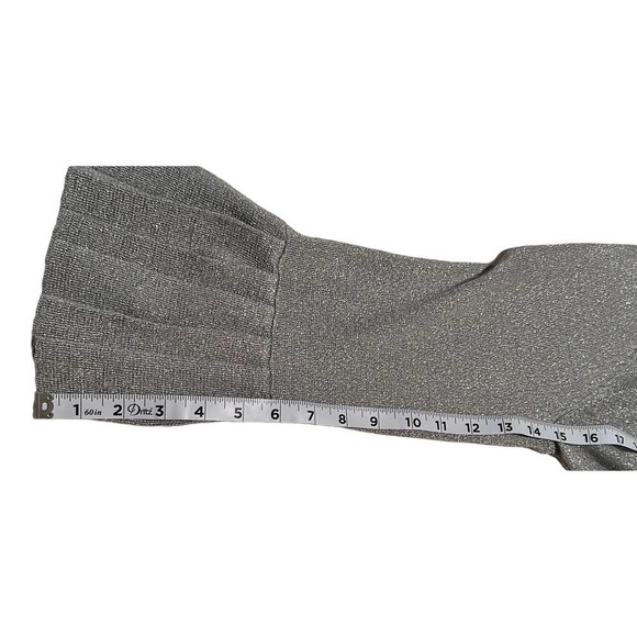 Melissa Paige Silver Metallic Shimmery Silver Top Sz M - Picture 8 of 9